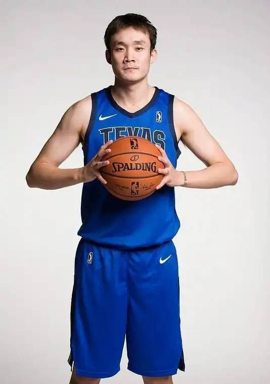 开云-达拉斯独行侠清晨更衣室发声，志在CBA季后赛名次提升，媒体盛赞，资深球员宣示担当的简单介绍