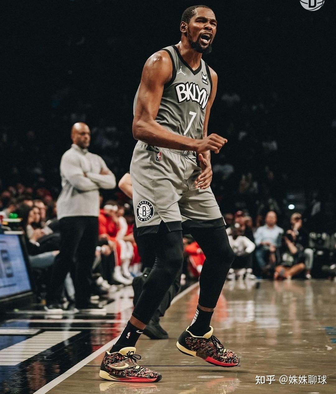 kaiyunapp-赛前突围战来临；布鲁克林篮网围绕亚冠强势反弹；引发热议；阵容厚度经受考验的简单介绍