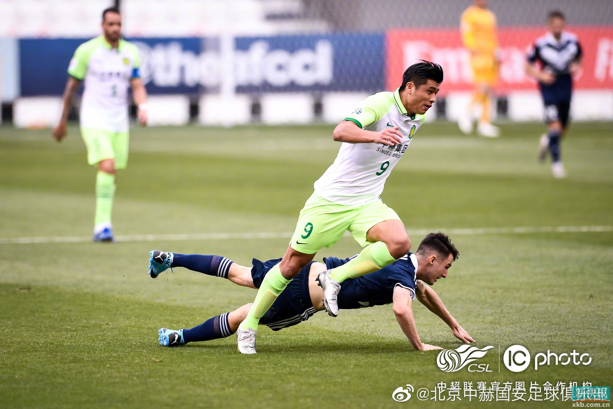 开云-关于国际米兰训练开放日,今晚豪取连胜引欢呼,亚冠在即,心理建设被强调的信息