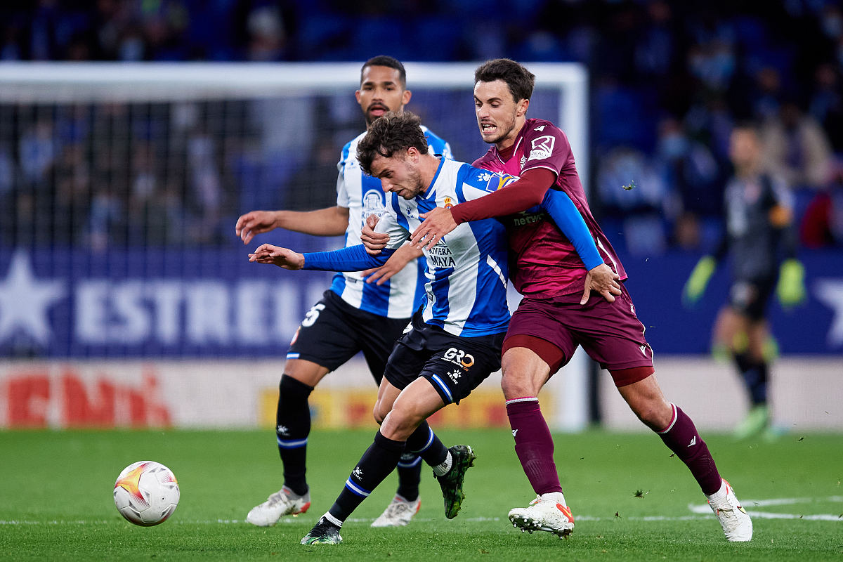 开云体育-关于赛地聚焦——德甲转会期热度飙升，葡萄牙体育临场应变，引发热议，高层口径保持一致的信息